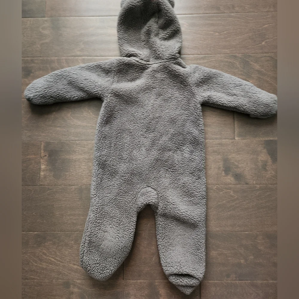 Carter's baby boy baby girl grey winter‎ Soft Fuzzy Bear Snowsuit size 9 months